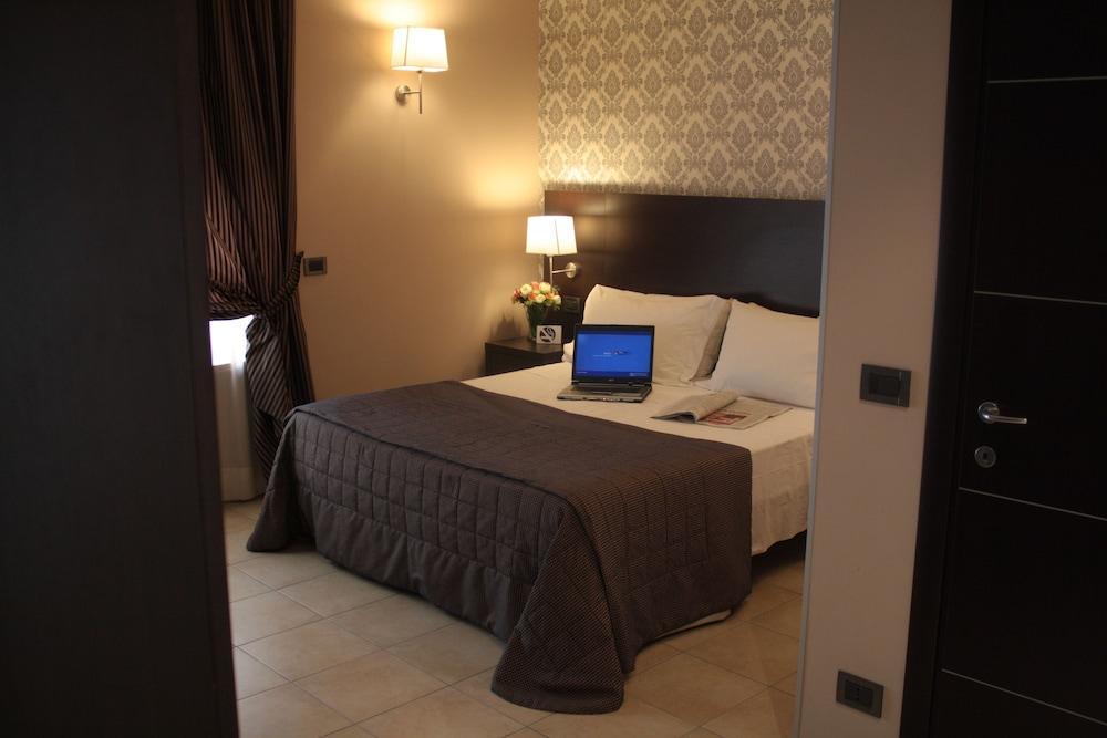 Hotel Seven Kings Relais Roma Exterior foto